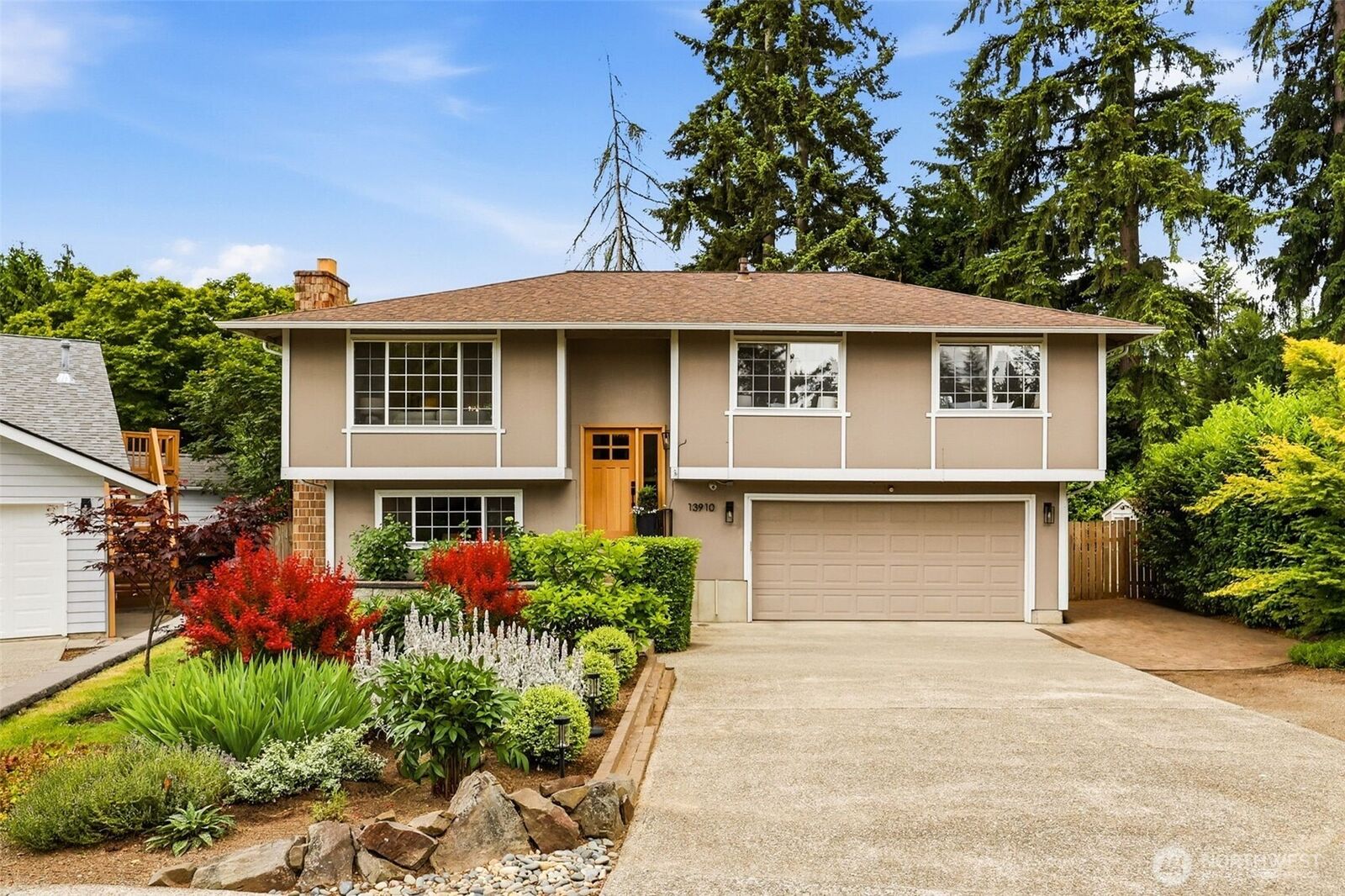 Property Photo: 13910 120th Avenue NE WA 98034