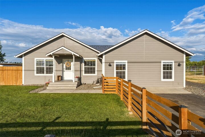 Property Photo: 84249 Or-339 OR 97862