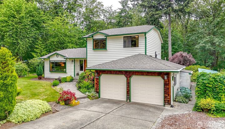 Property Photo: 27813 187th Avenue SE WA 98042