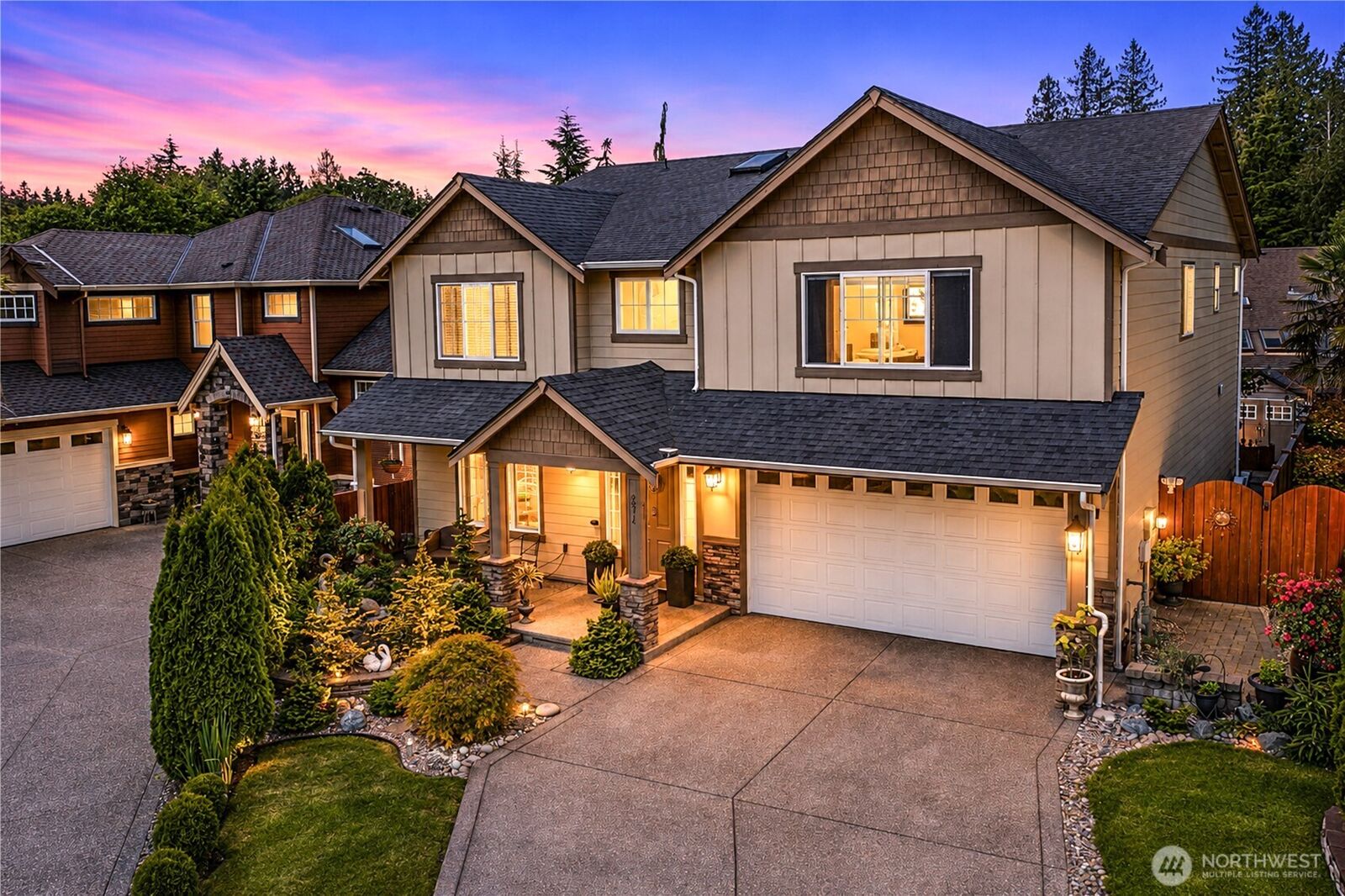 Property Photo:  13814  41st Avenue W  WA 98087 