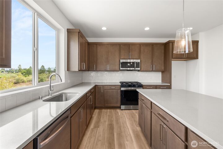 Property Photo:  3205  219th Avenue E  WA 98391 