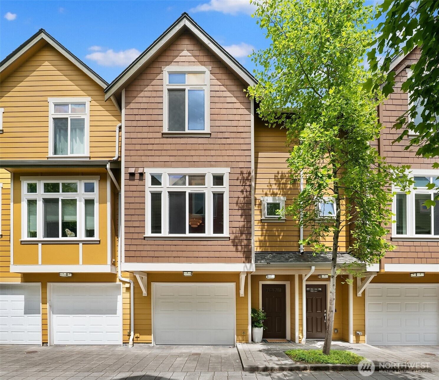 Property Photo: 6533 25th Avenue NE C WA 98115
