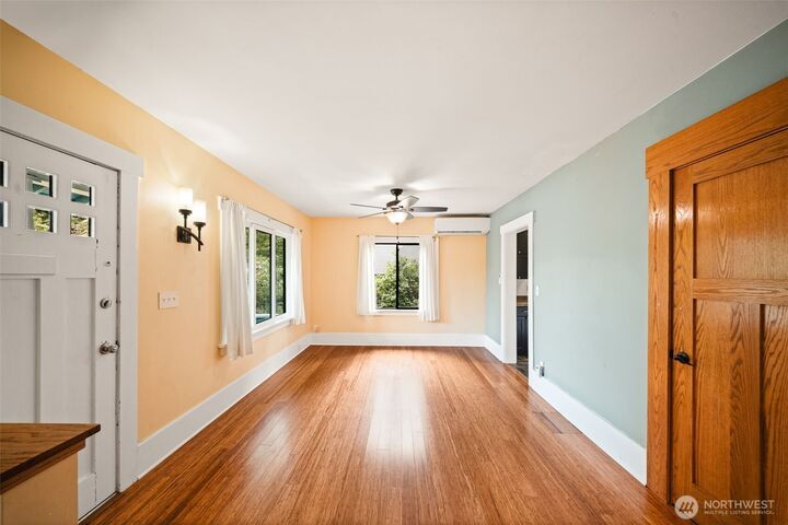 Property Photo:  1219  9th Avenue SW  WA 98502 