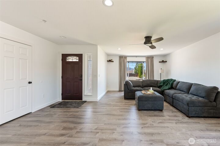 Property Photo:  2387  Combine Street  WA 98802 