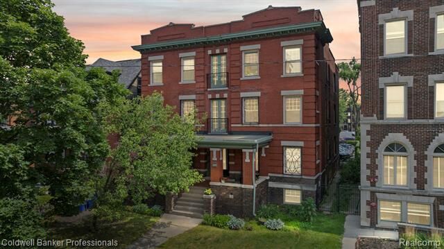 Property Photo: 469 W Willis Street 1 MI 48201