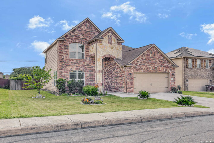 Property Photo: 2606 Wolf Moon TX 78109