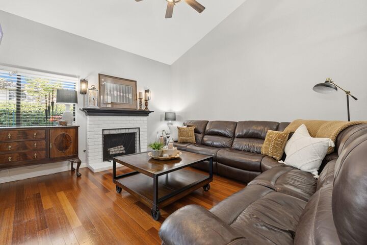 Property Photo: 924 Sandberg Lane CA 93003