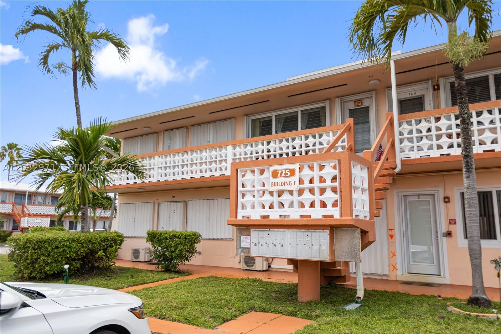 Property Photo: 725 SW 11th Ave 12 FL 33009