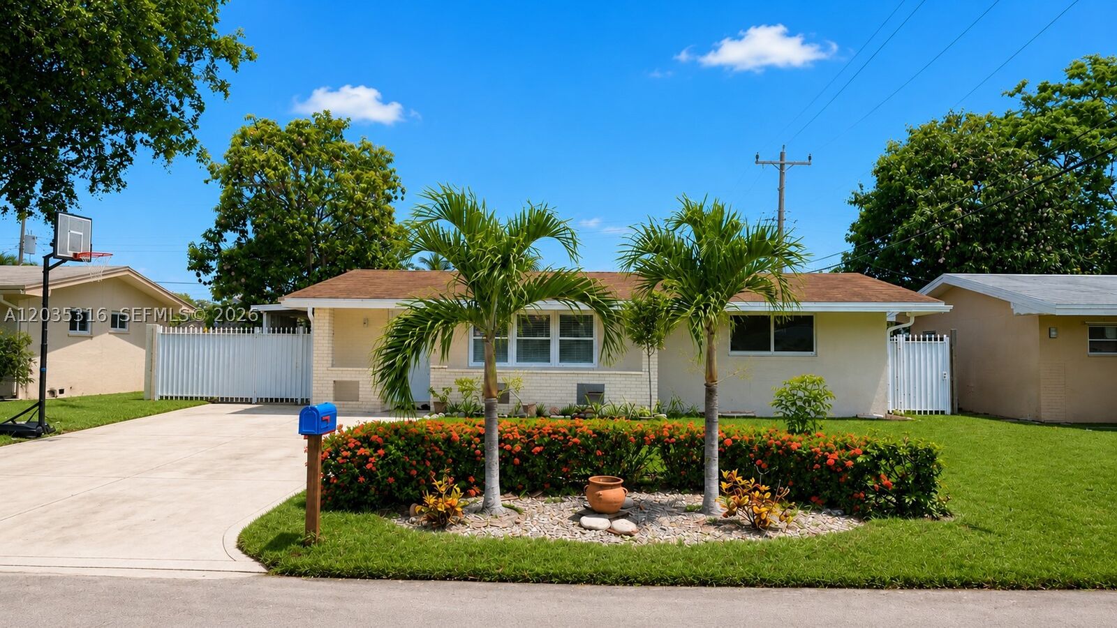 Property Photo: 7611 NW 15th Ct FL 33024