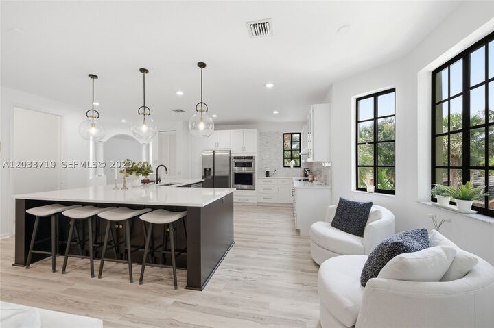 Property Photo:  2794 Kinsington Cir 26-3  FL 33332 