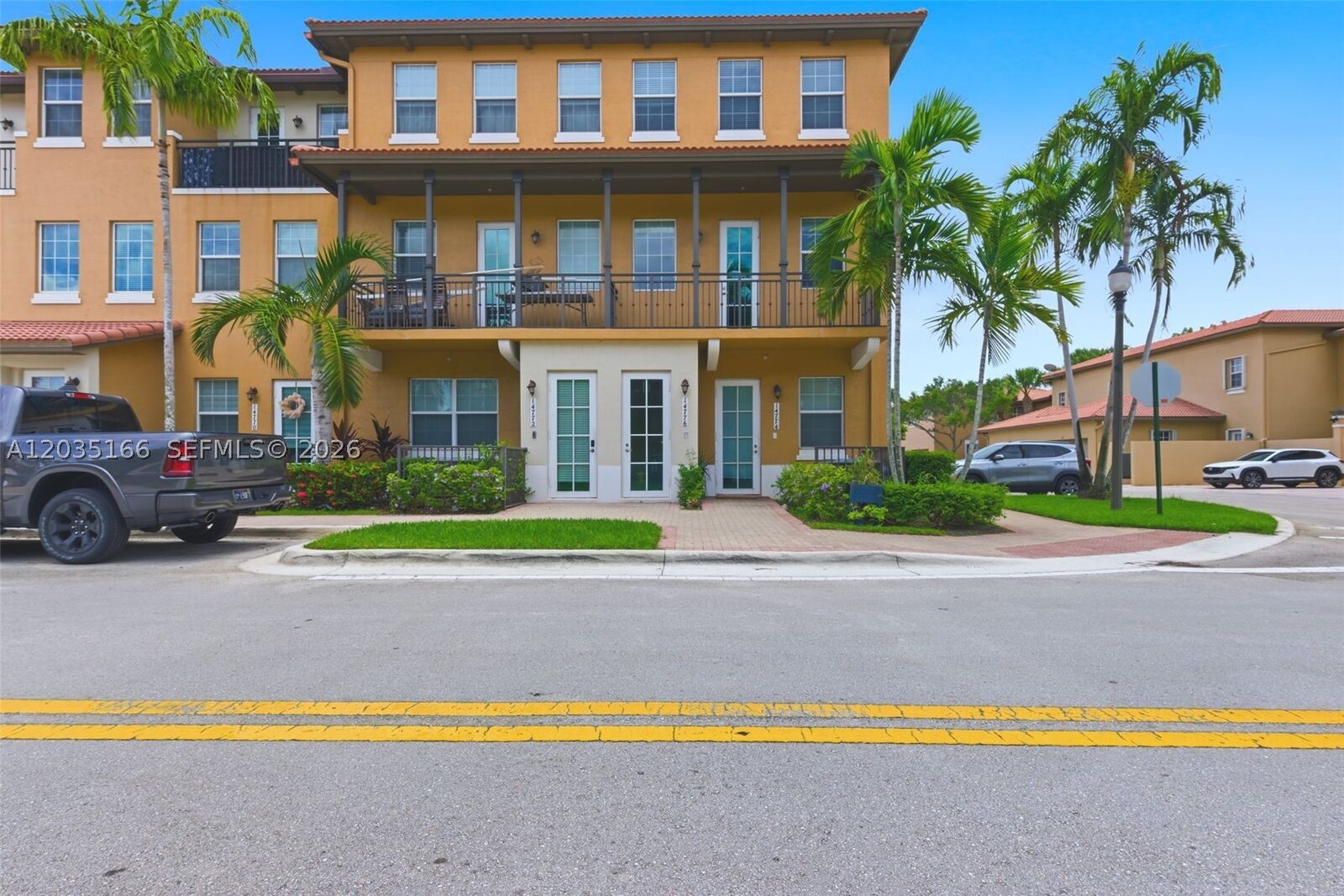 Property Photo:  14776 SW 10th St 10501  FL 33027 