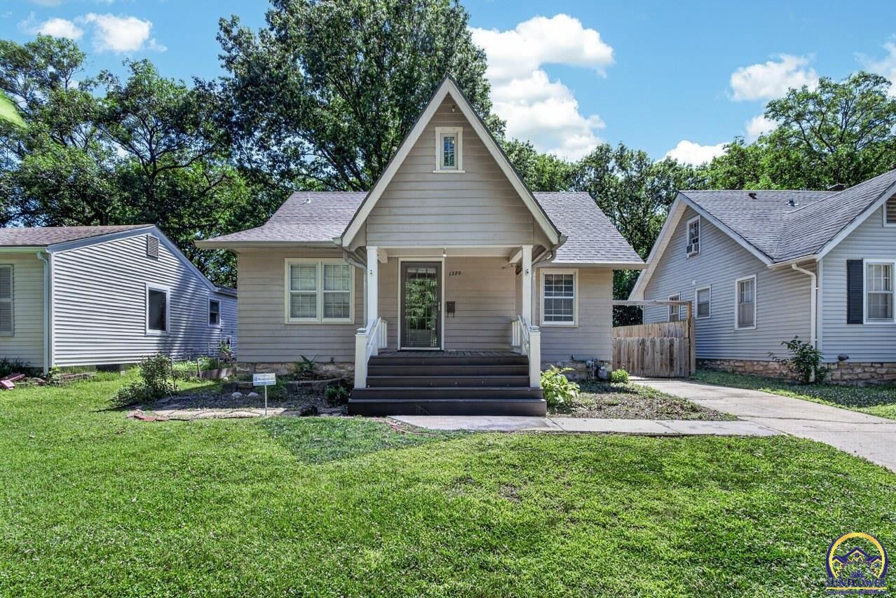 Property Photo:  1220 SW Webster Ave  KS 66604 