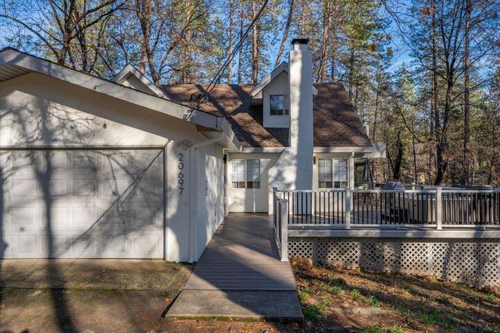 Property Photo:  20697 Nosoni Court  CA 96051 