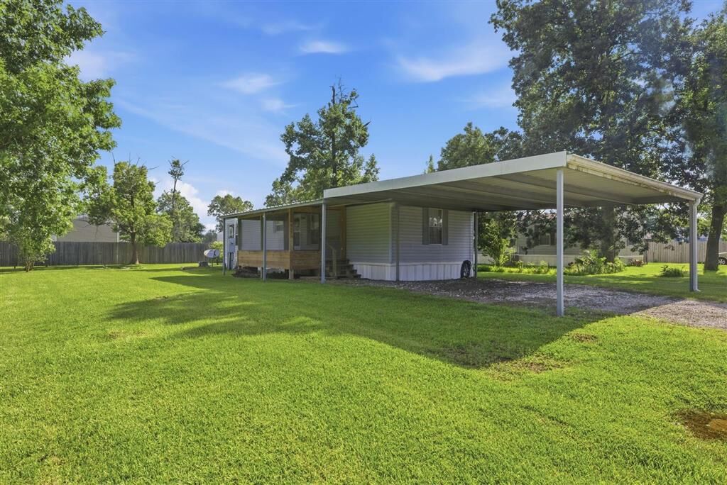 Property Photo: 2235 Estelle Drive LA 70663
