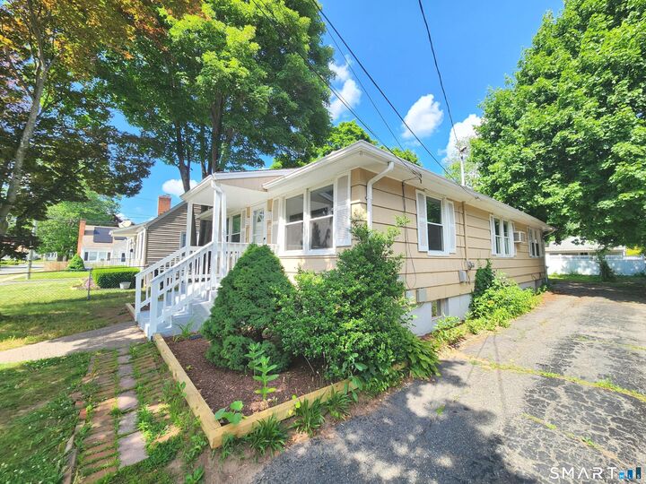Property Photo:  29 Palm Street  CT 06040 