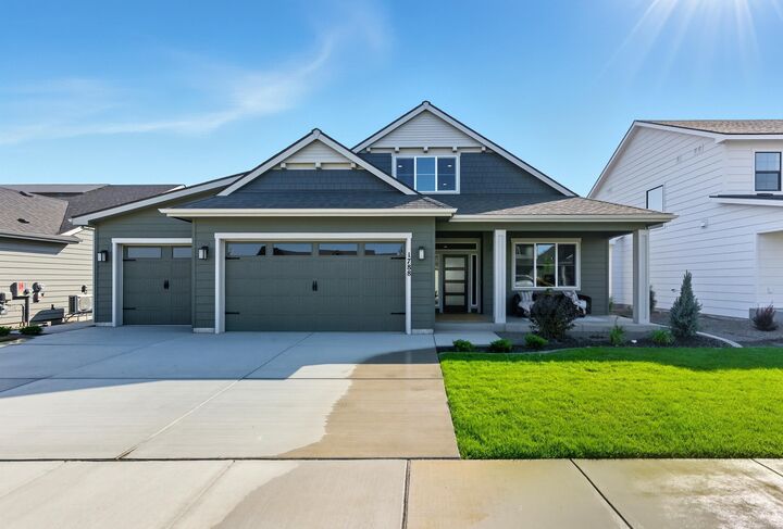 Property Photo: 12213 N Valencia Ave WA 99218