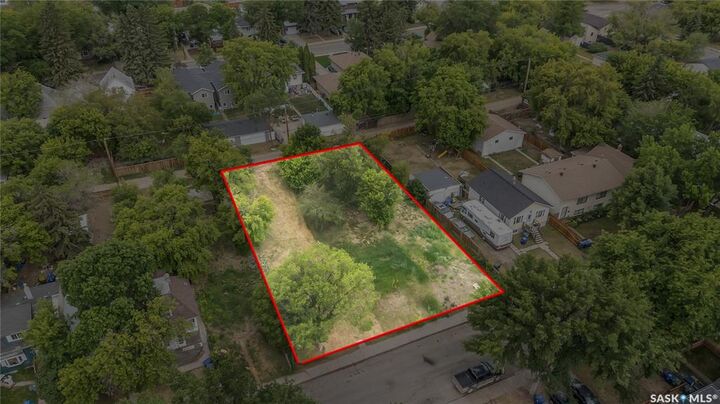Property Photo:  431A R Avenue S  SK S7M 2Z4 