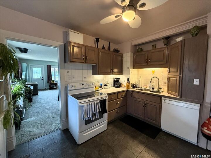 Property Photo: 320 23rd Street E SK S6V 1P7