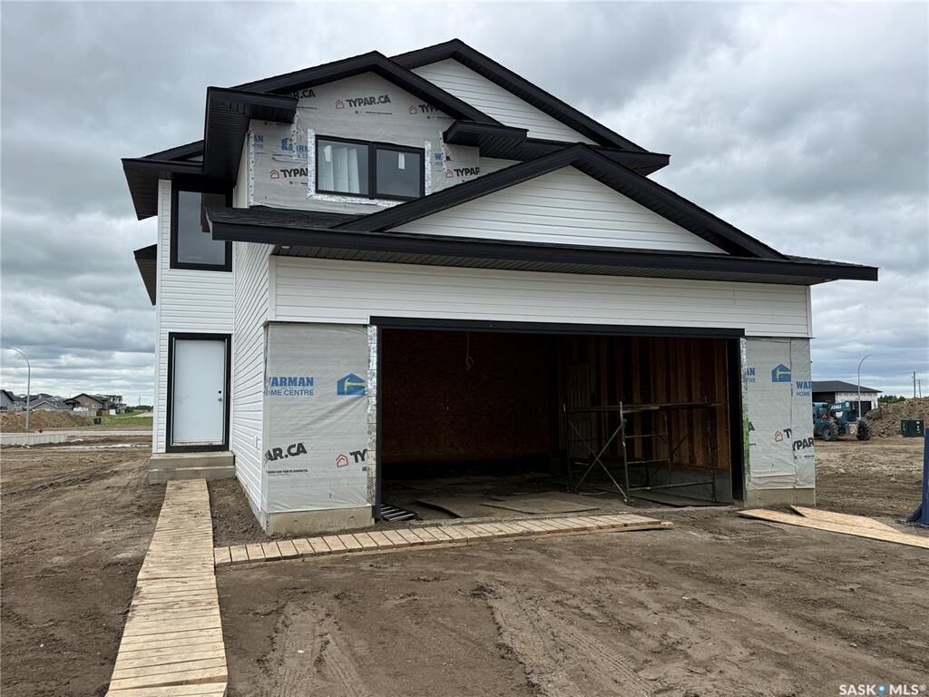 Property Photo: 221 Albright Crescent SK S0K 4S0