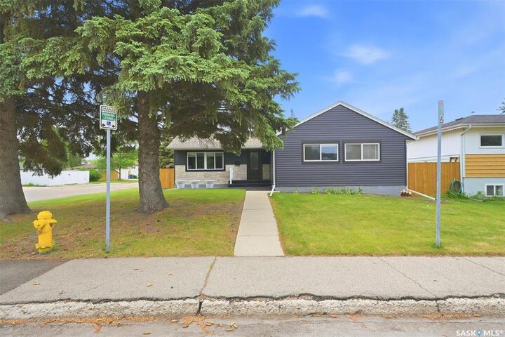 Photo de la propriété: 1924 Dufferin Avenue SK S7J 1B7