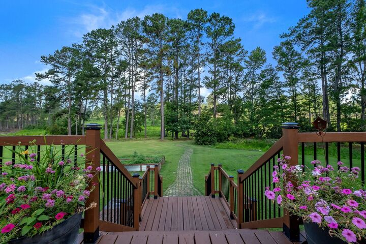 Property Photo: 5985 Miles Blake Court FL 32309