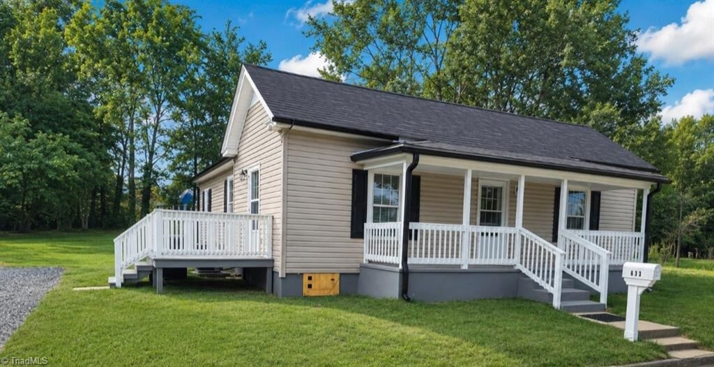 Property Photo:  633 Irving Avenue  NC 27288 