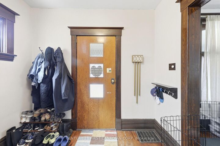 Property Photo:  95 Myrtle Street N  ON N5R 2E9 