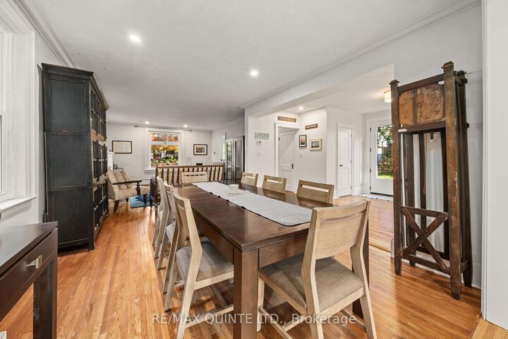 Property Photo:  126 Dufferin Avenue  ON K8N 3X1 