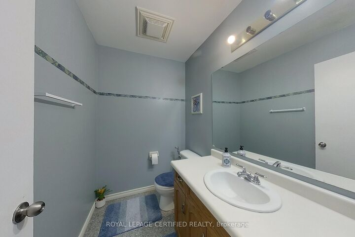 Property Photo: 233 Benesfort Crescent ON N2N 3B5