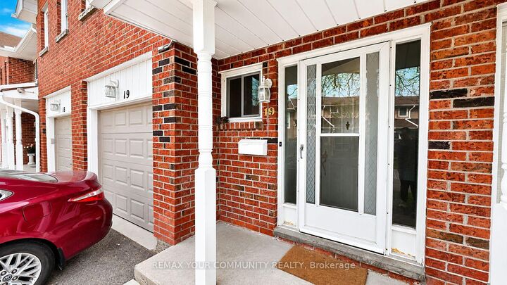 Property Photo: 210 Highland Crescent 19 ON N2M 5H7