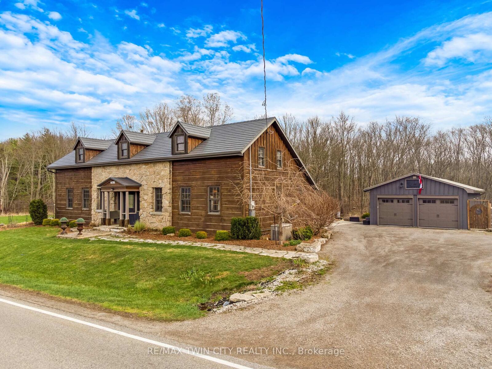 Property Photo:  3612 Indian Trail  ON N3T 5M1 