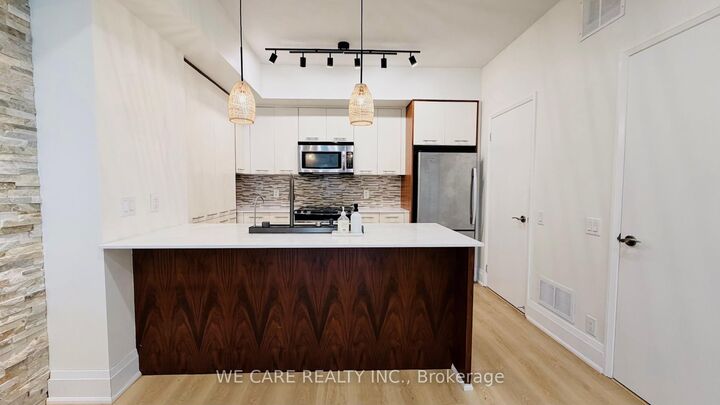 Property Photo: 15 Valhalla Inn Road 15 ON M9B 0B3