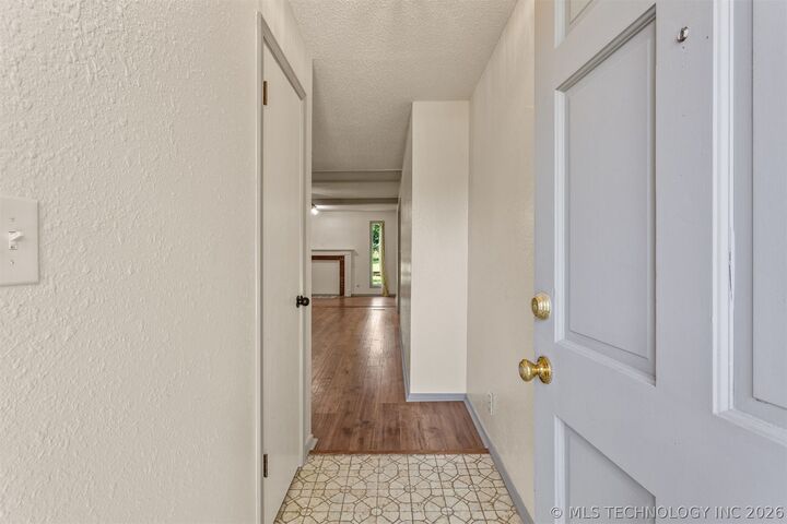 Property Photo: 1508 Cardinal Circle OK 74066