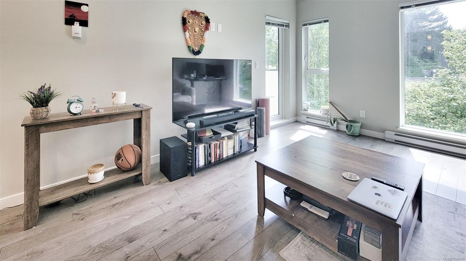 Property Photo: 767 Tyee Rd #304 BC V9A 0G5