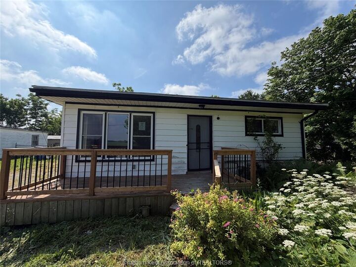 656 McNaughton Avenue East — photo 1