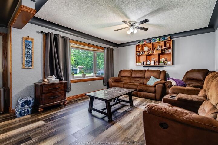 Photo de la propriété:  72 Hodgins Street  ON N8H 2N7 