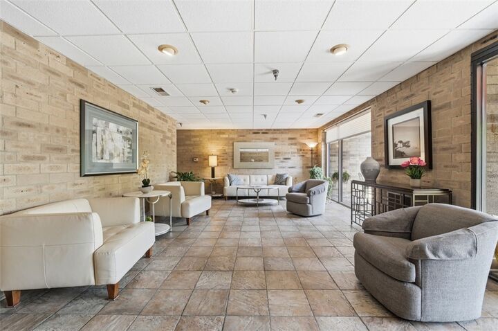 Property Photo:  1400 Smokey Wood Dr 601  PA 15218 