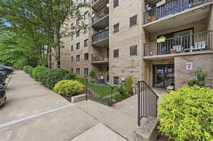 Property Photo: 1400 Smokey Wood Dr 601 PA 15218
