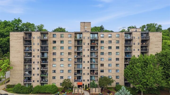 Property Photo:  1400 Smokey Wood Dr 601  PA 15218 
