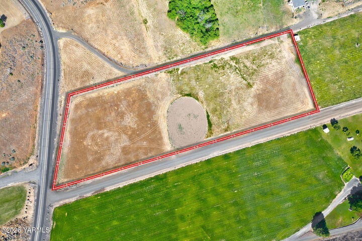 Property Photo: 601 Thompson Rd WA 98923