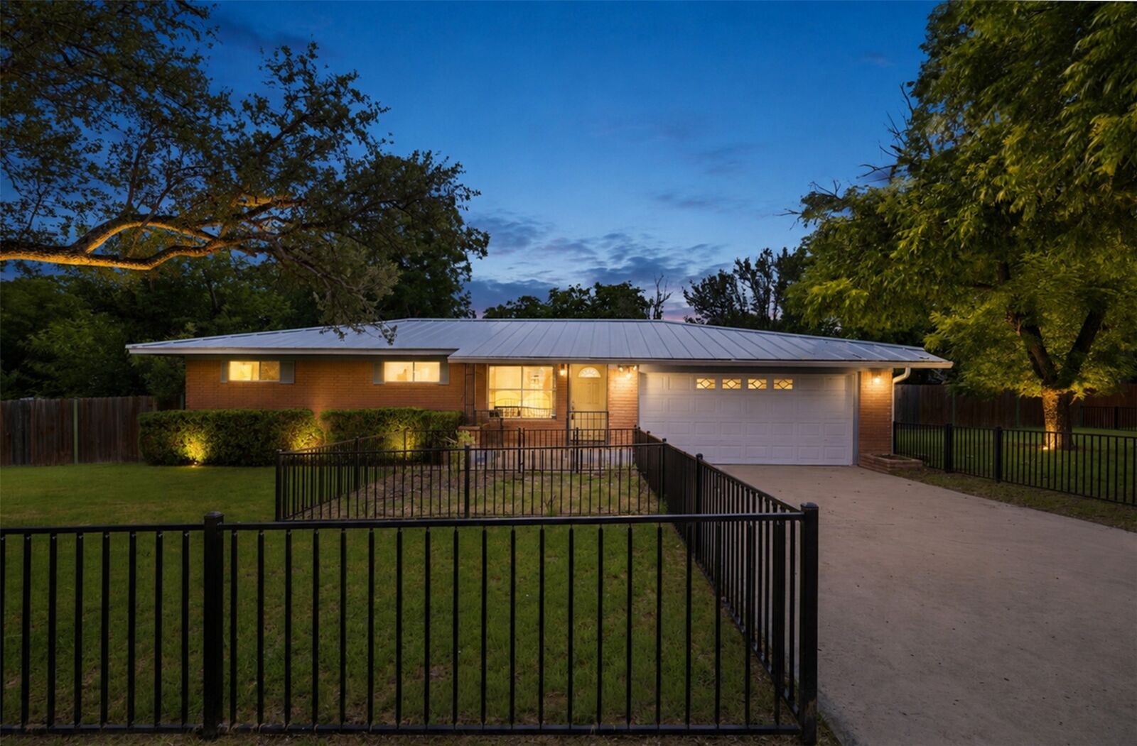 Property Photo:  104 N Willis Street  TX 76550 