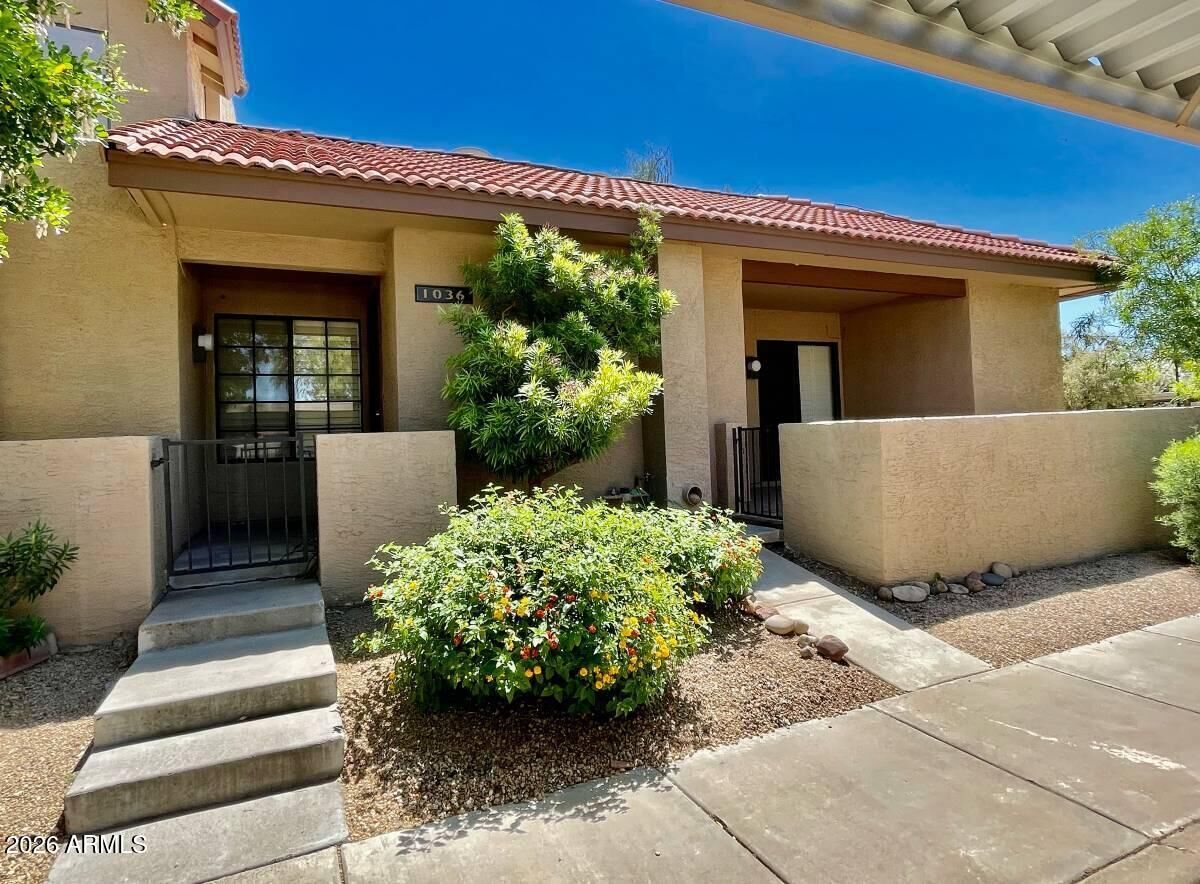 Property Photo:  8625 E Belleview Place Unit 1036  AZ 85257 