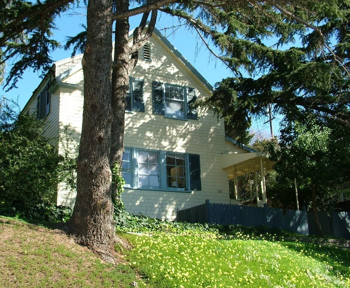 Property Photo:  118 B Street  CA 94590 
