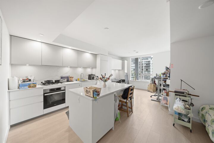 Property Photo: 6537 Telford Avenue 903 BC V5H 0K9