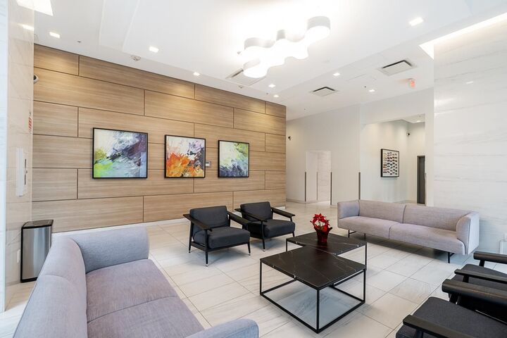 Property Photo: 5515 Boundary Road 1806 BC V5R 0E3