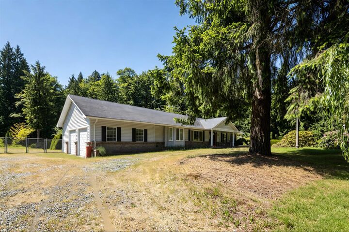 Property Photo: 637 171 Street BC V3S 6R3