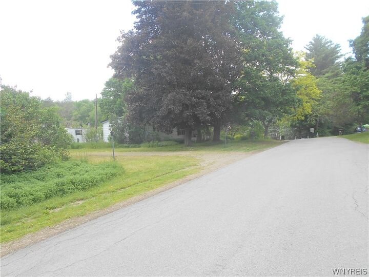 Property Photo:  15 Sunset Drive  NY 14042 