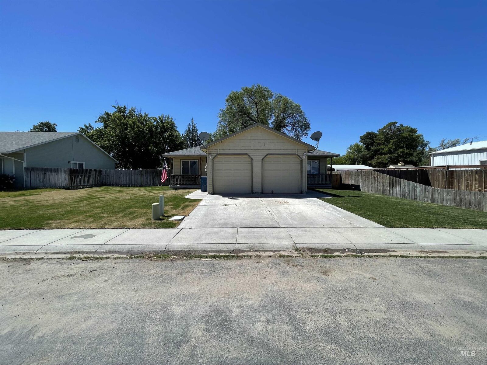 Property Photo:  1175/1177 SE Freedom Circle  ID 83647 