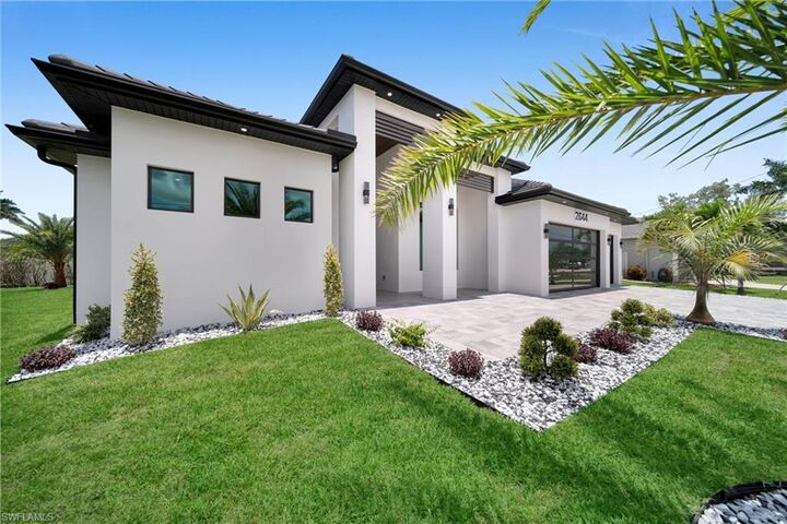 Property Photo:  2644 SW 29th Ave  FL 33914 