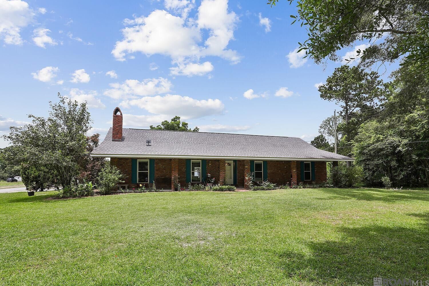 Property Photo: 11651 Gurney Rd LA 70714